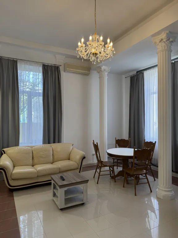 1-й этаж под ключ в центре - 15 мин до центрального пляжа