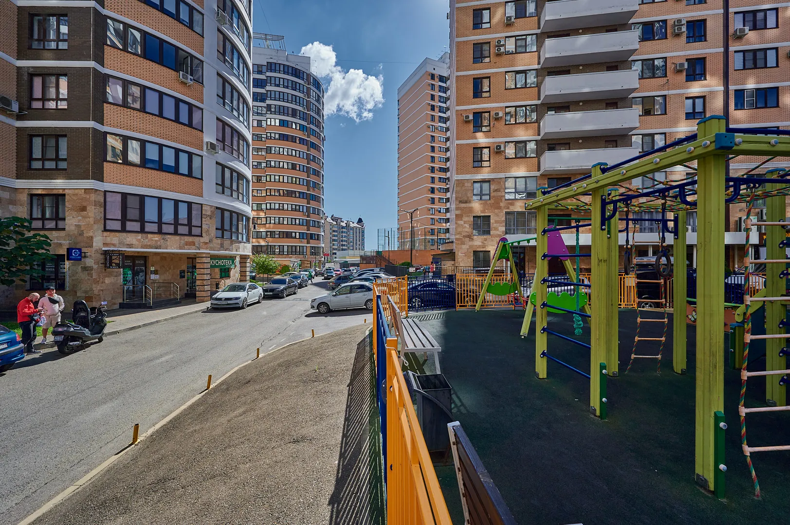 Фото