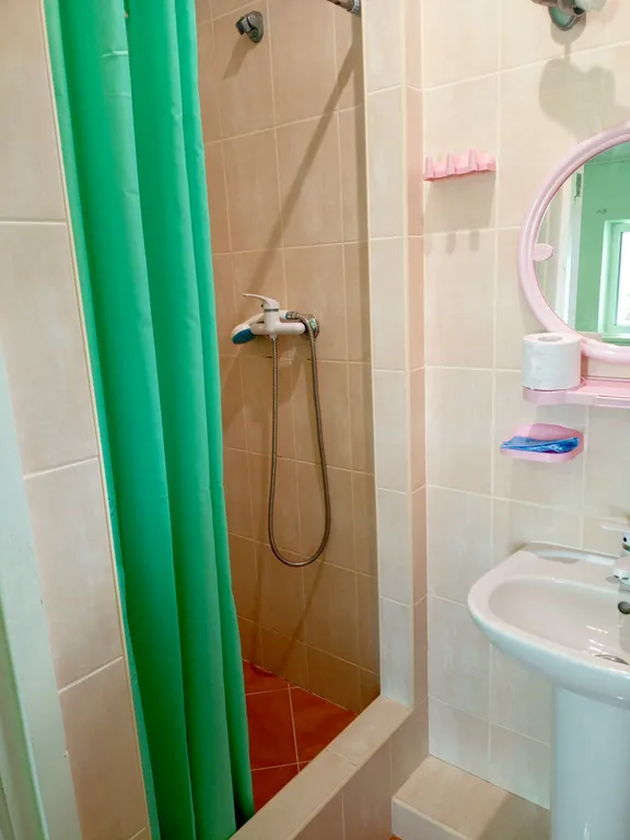 Двухкомнатный номер с отдельным входом и верандой 3 и 4