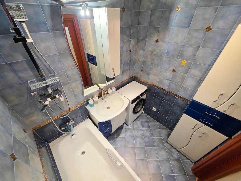 Большая, классная 2-х комнатная квартира