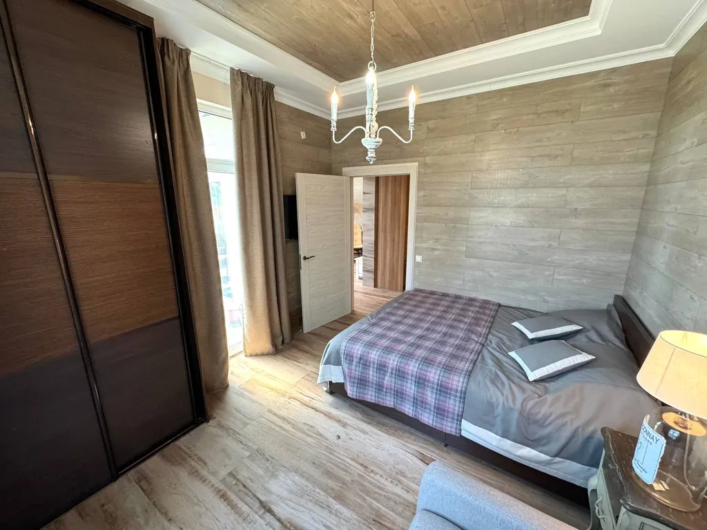 Апартамент с дизайнерским ремонтом в 100 шагах от моря и пляжа