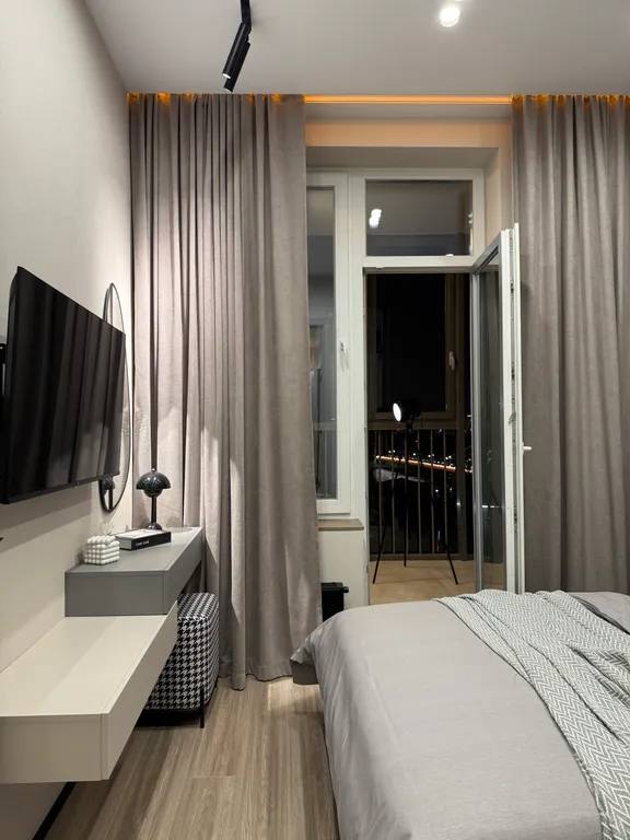 Абсолютно новая квартира в центре на набережной