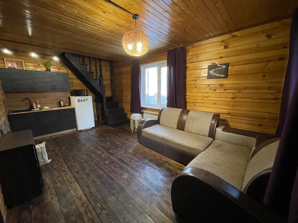 Сказочный дом в лесу