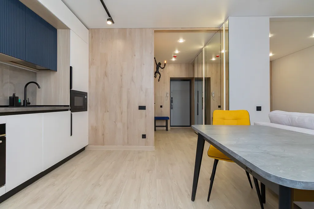 Улучшенные апартаменты комфорт с балконом