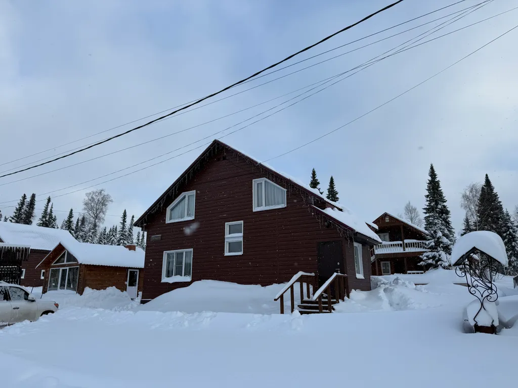 Коттедж Уютный дом с видом на гору — аренда посуточно в Шерегеш