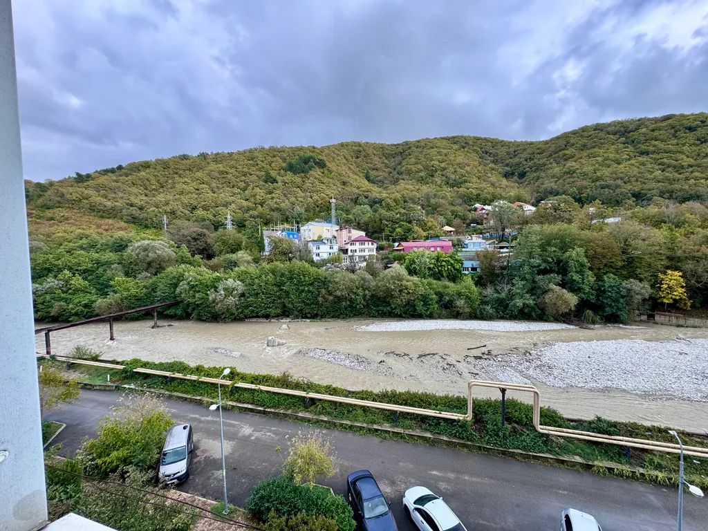 Уютная двухкомнатная квартира с видом на горы