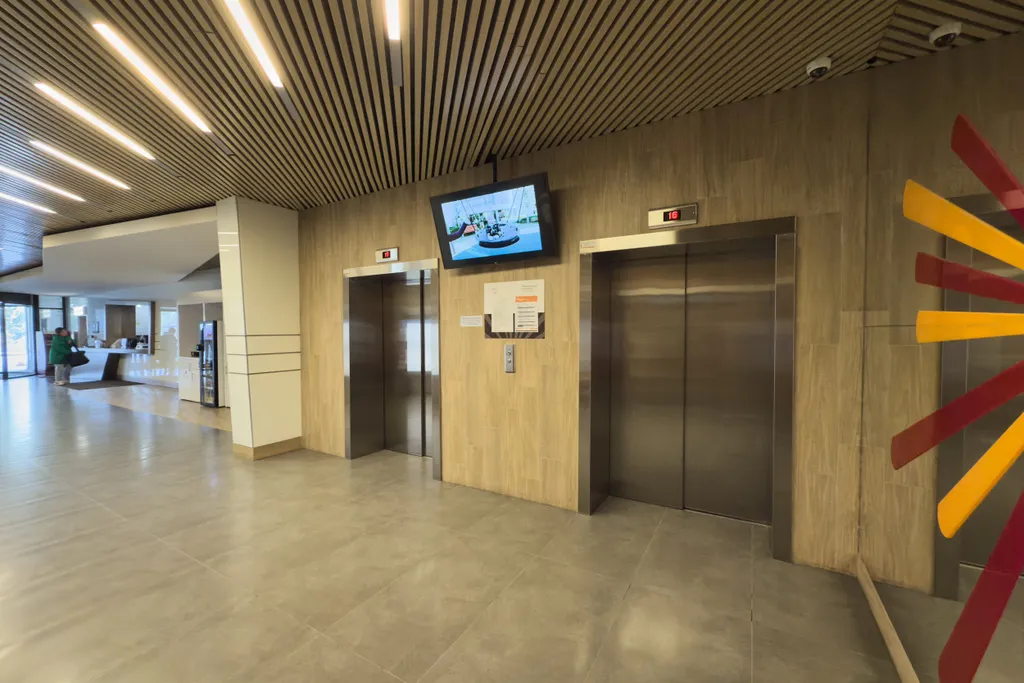 9-местные апартаменты с РSP4/3 c игpами, неонoвой подcветкой