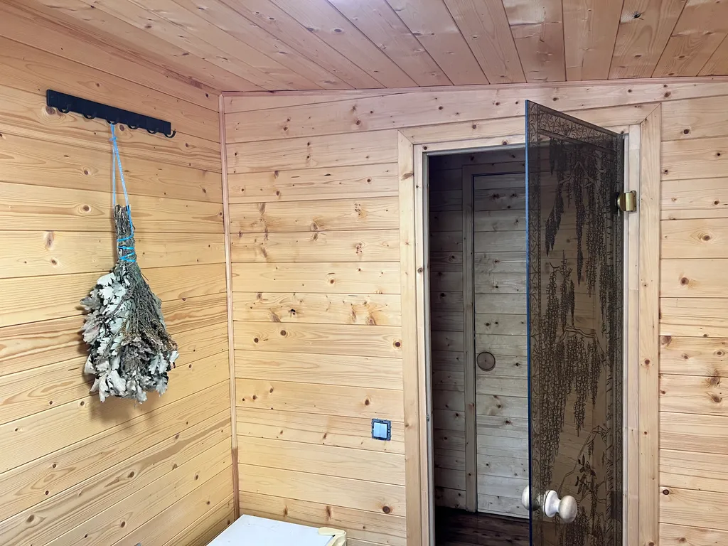 Уютный гостевой домик с бассейном, баней и чаном рассвет в горах