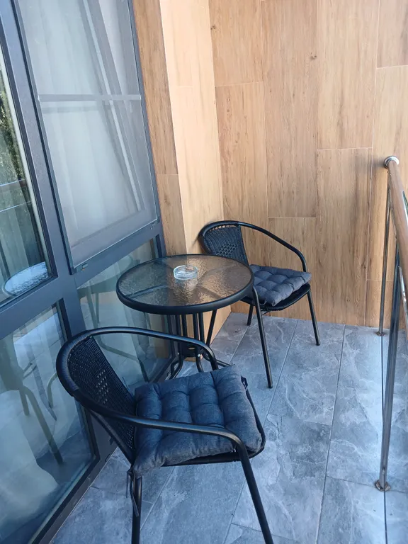 Новая квартира-студия бизнес класса с бассейном