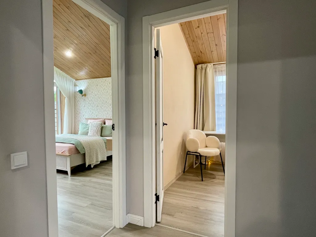 Вместительный уютный дом с камином, русской баней и банным чаном