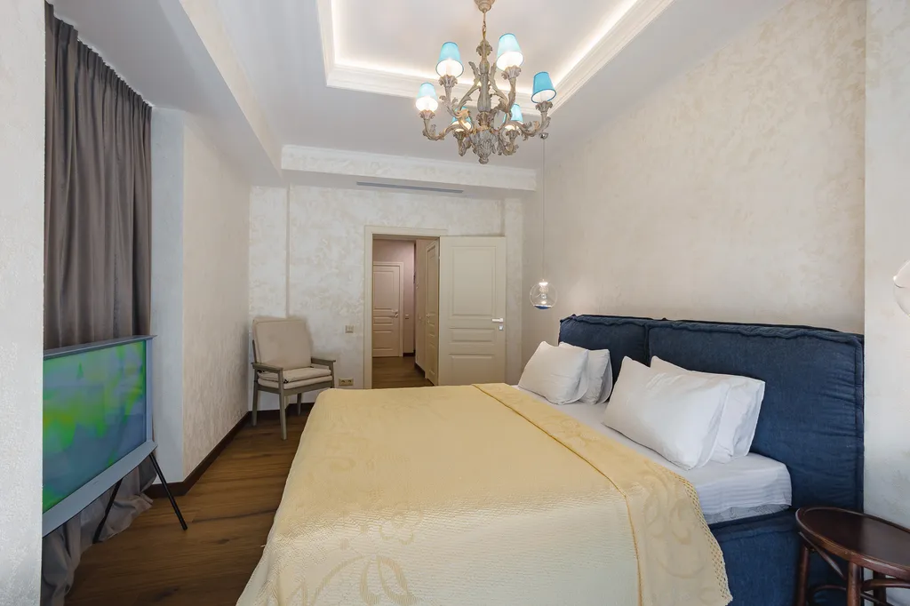 Уютная двухкомнатная квартира с прекрасным ремонтом и большим балконом