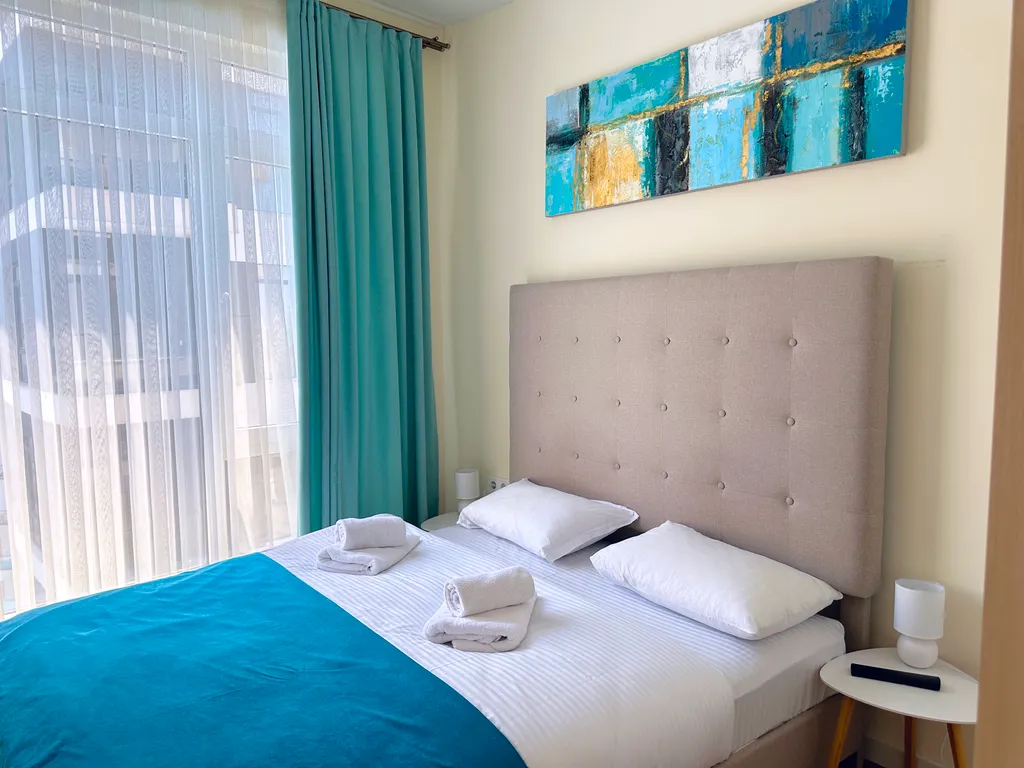 Апартаменты с видом на бассейн и море, ЖК White Sails