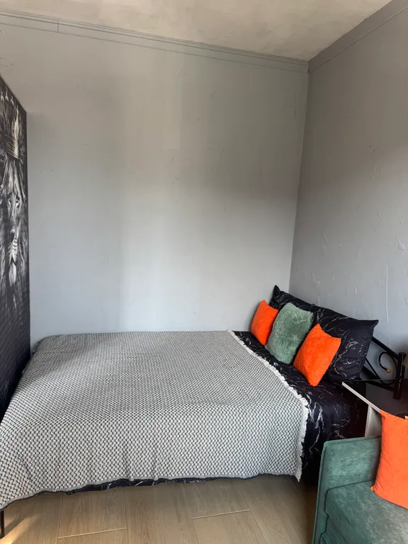 Уникальная студия с видом на стадион, арт-декором и PlayStation