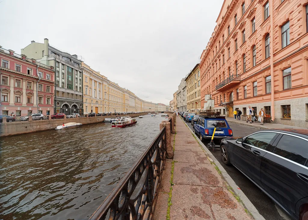 Квартира Просторная двухкомнатная квартира в самом центре — Санкт-Петербург