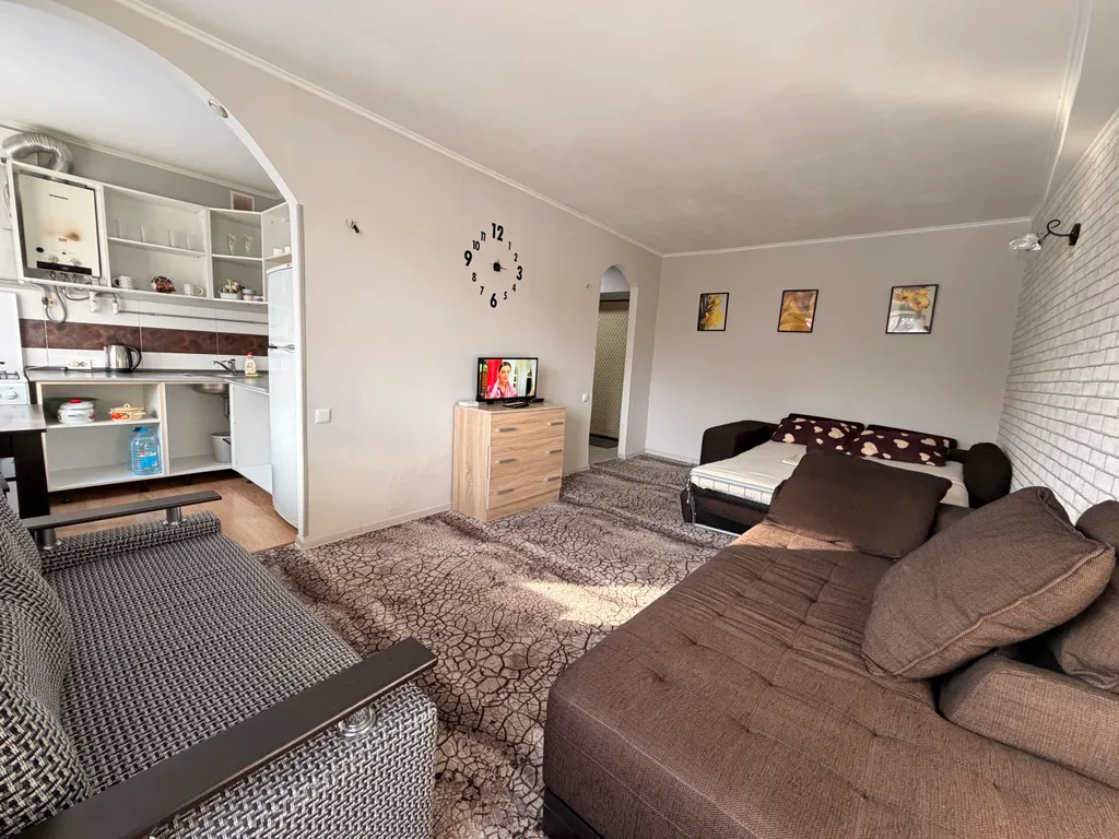 Квартира с заселением 24/7. Балкон для курения. — аренда посуточно в Таганрог