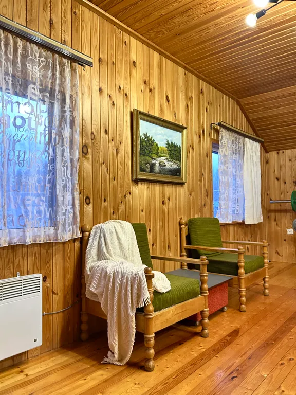 Большой коттедж с камином Гнездо