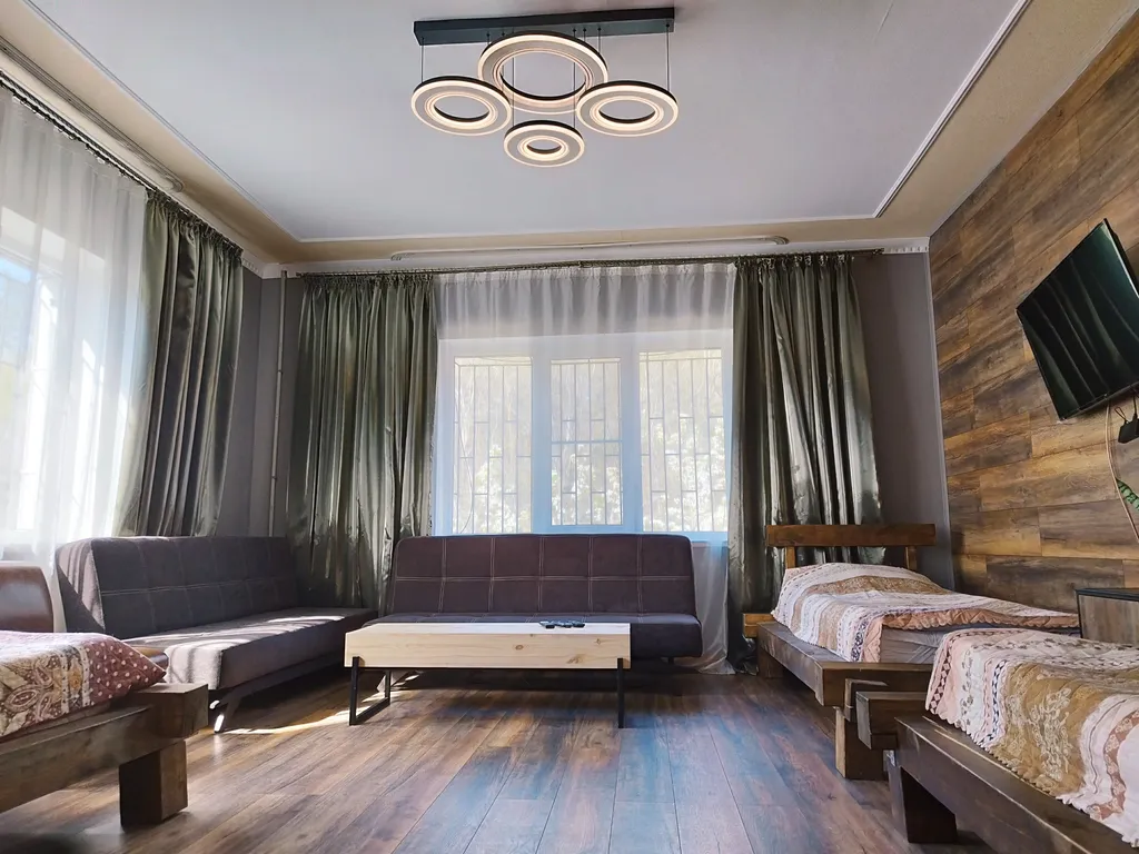 Уютный дом для большой компании