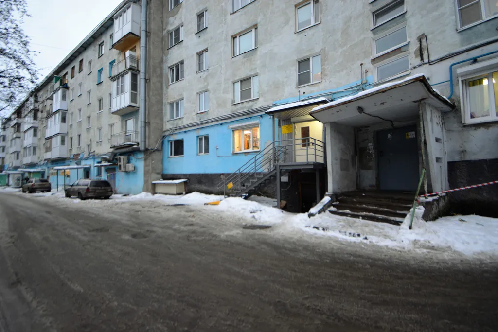 Однокомнатная квартира с улучшенной планировкой в доме с универмагом