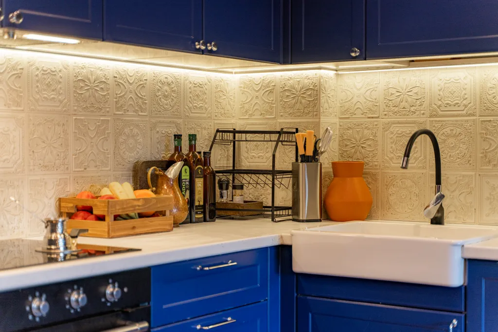 Уютная двухуровневая квартира с камином