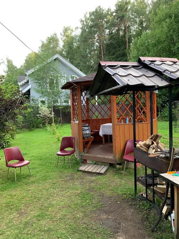 Загородный дом в лесу на Волге