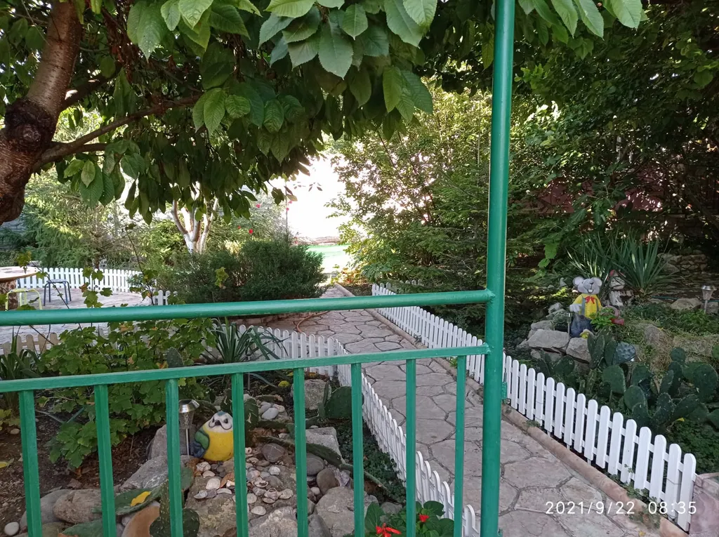 Двухкомнатный домик в частном домовладении