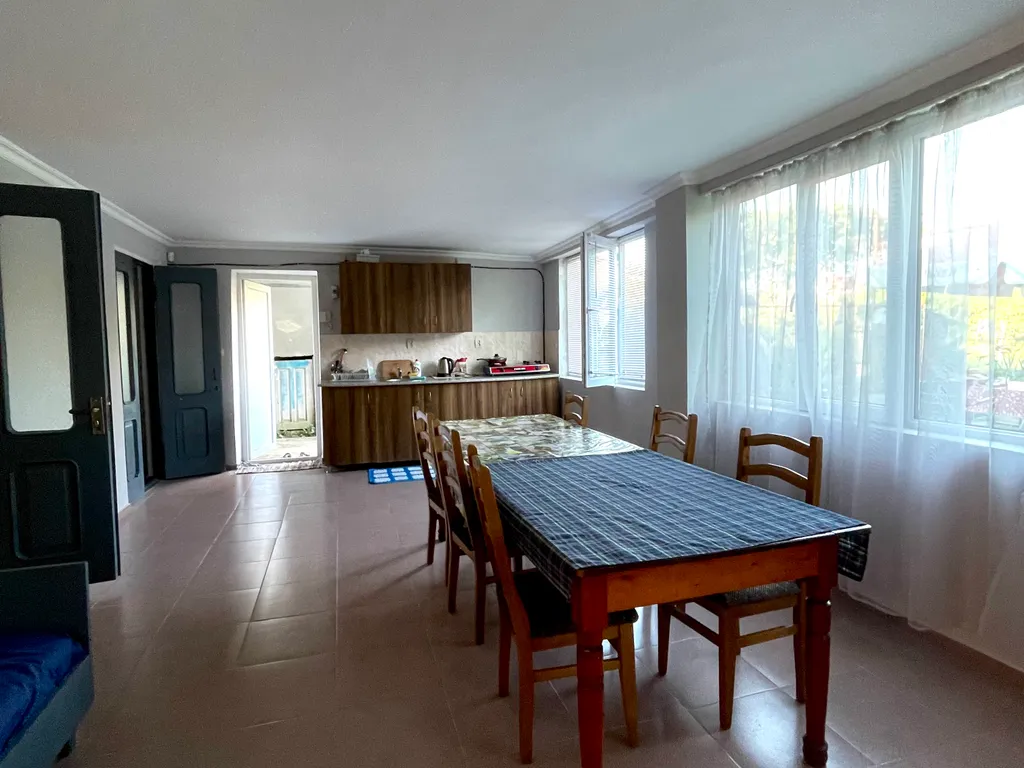 Этаж для большой компании в гостевом доме у моря