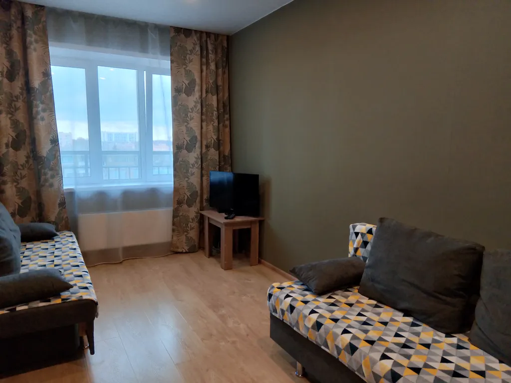 Квартира Уютная евро двушку около аэропорта Толмачево (им. Покрышкина)! — Обь