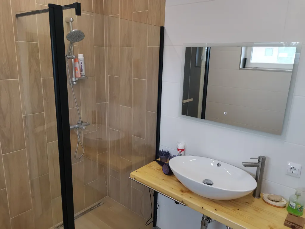 Уютный дом у реки с сауной и купелью