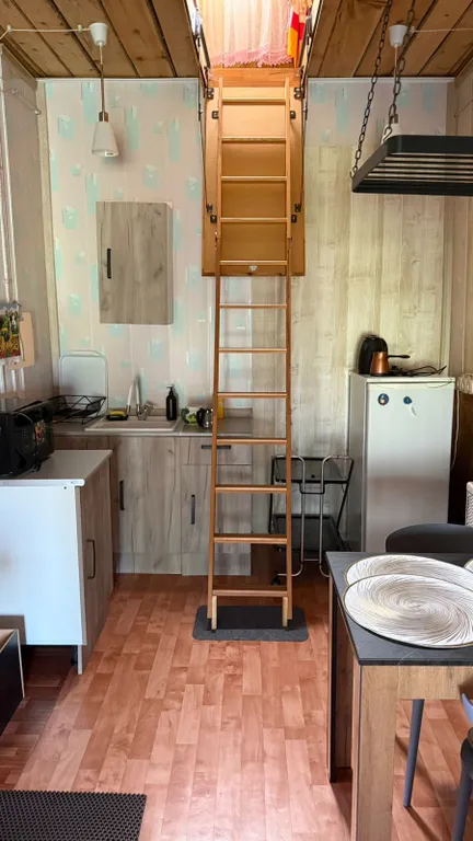 Уютный домик в деревне с выходом на веранду и ухоженным садом