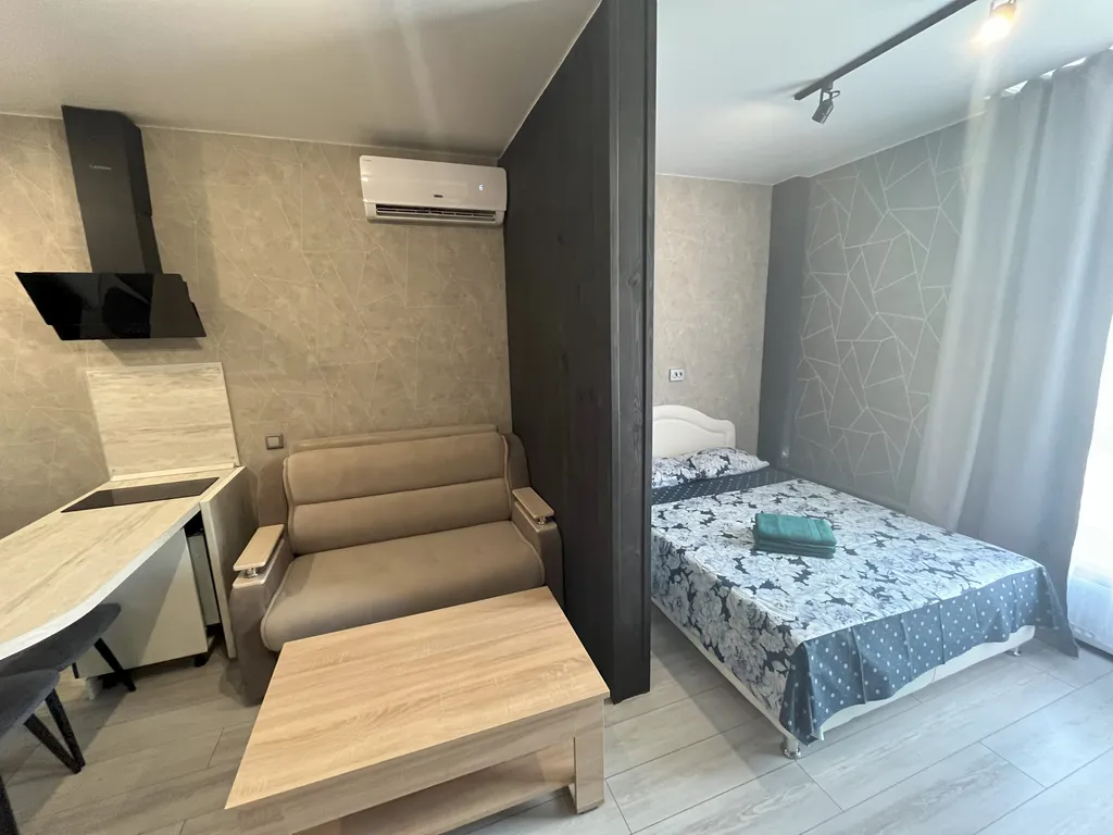 Студия в новом доме рядом с Кадетским училищем