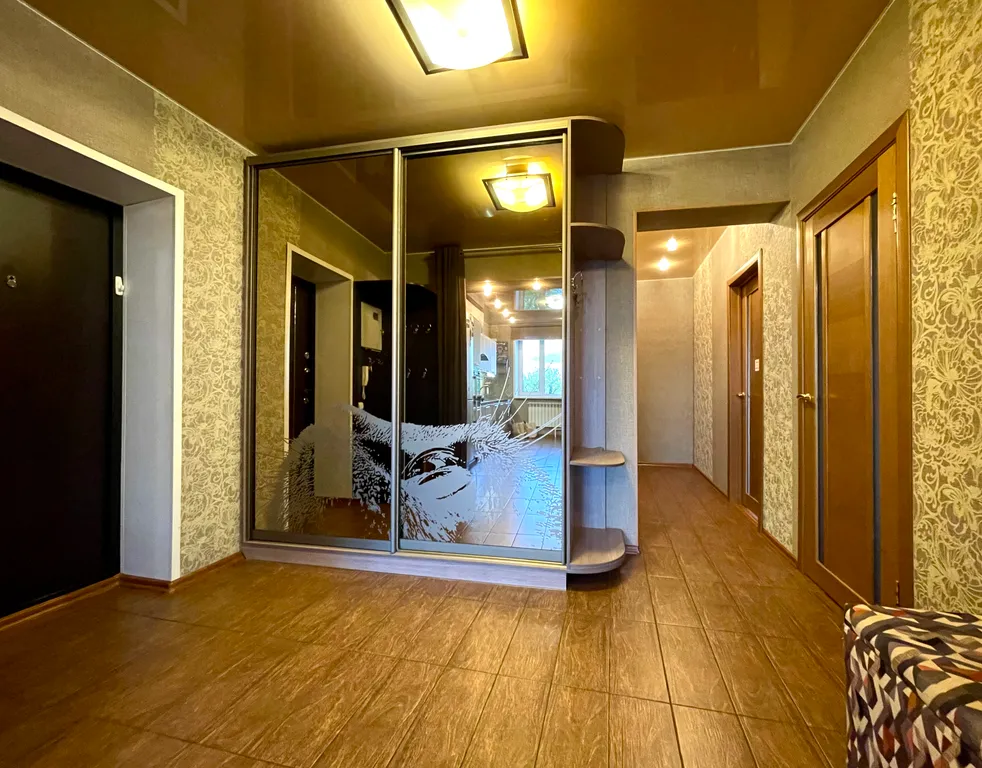 Видовые трёхкомнатные апартаменты на Набережной