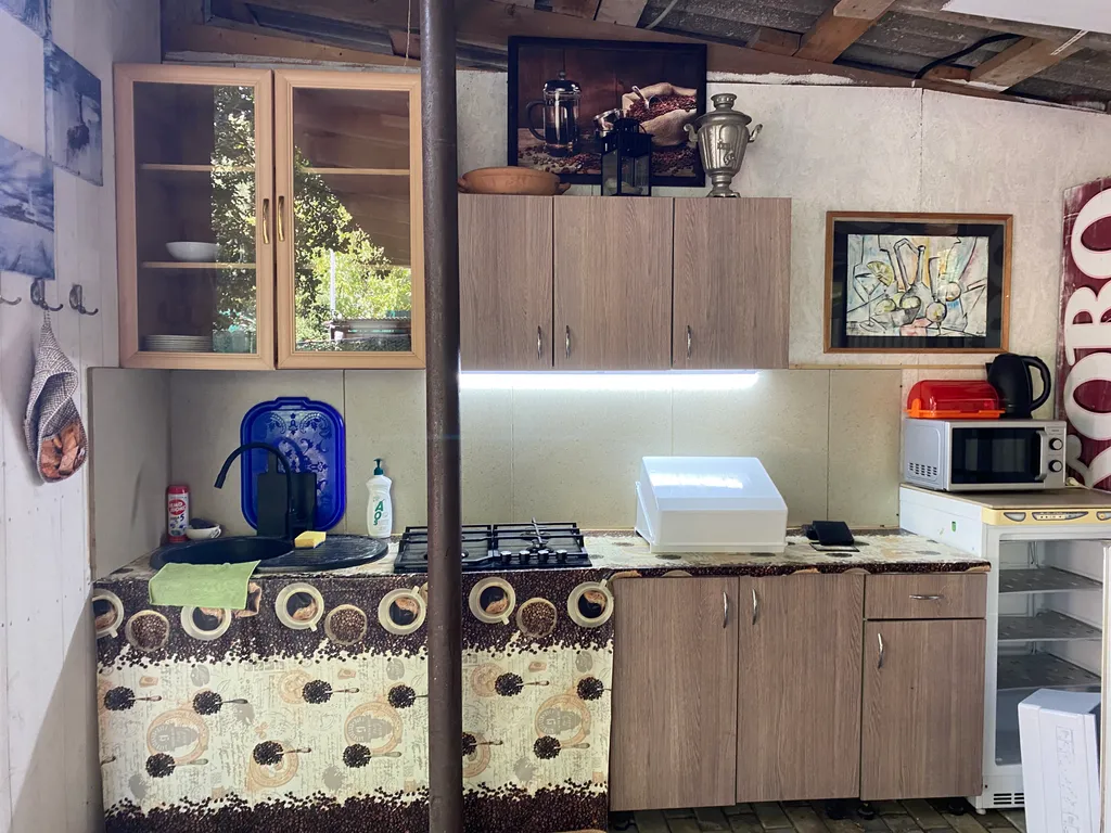 Коттедж Деревянный домик в лесной чаще рядом с морем — Геленджик