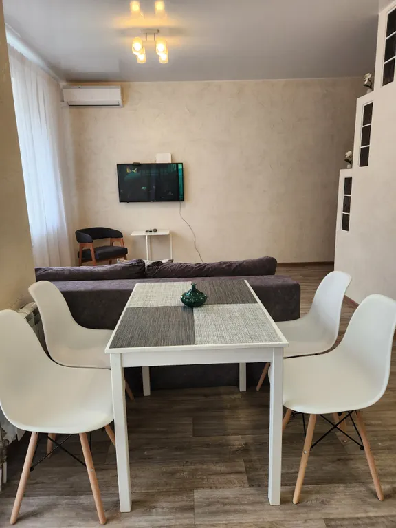 Уютная квартира в центре на берегу Иртыша