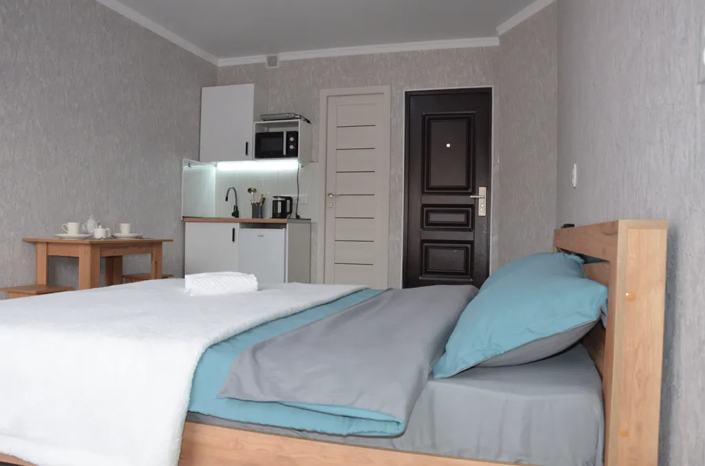 Квартира Уютная студия 2, расположенная вблизи аэропорта и ЖД вокзала — аренда посуточно в Алматы