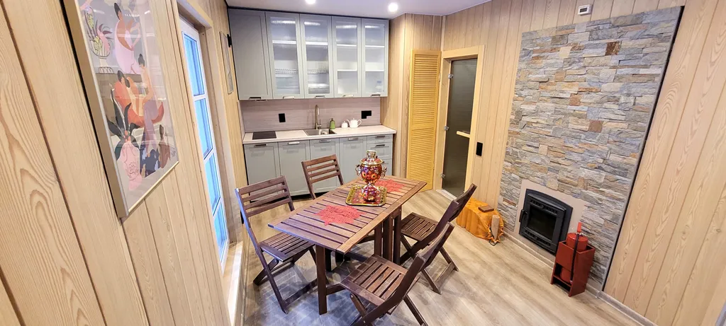 Уютный дом с банным домиком рядом с лесом