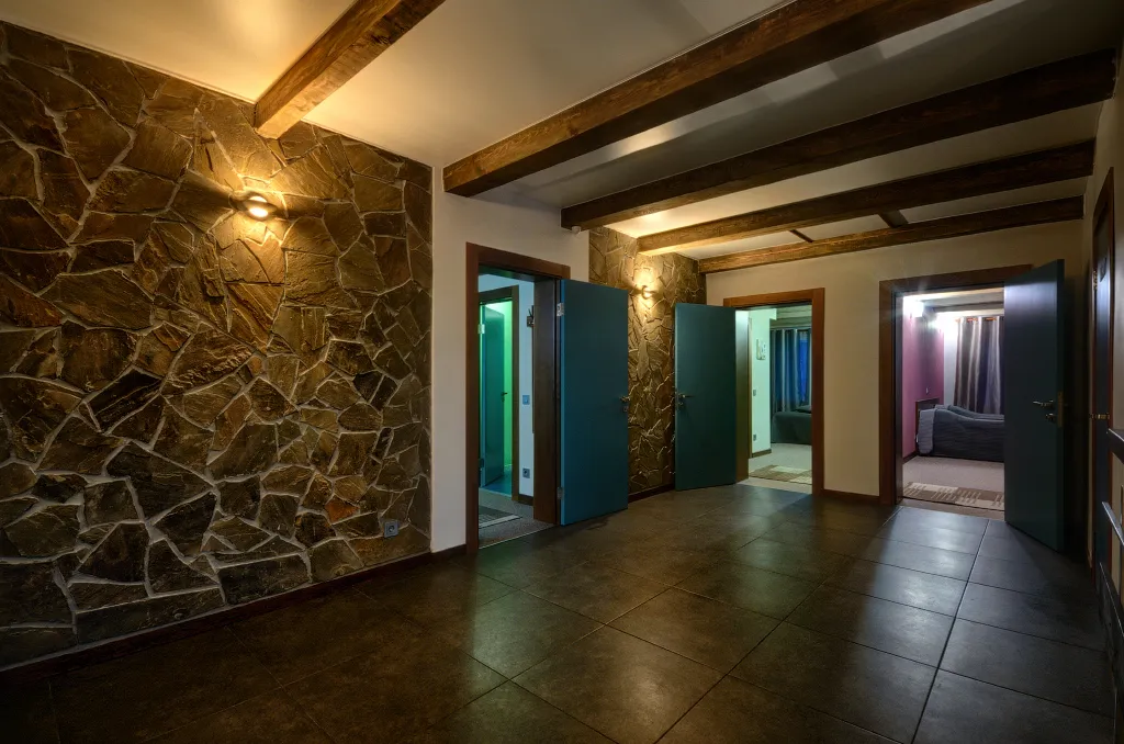 Усадьба Силичи с видом на гору