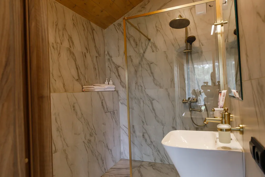 Коттедж 44м в лесу у пруда