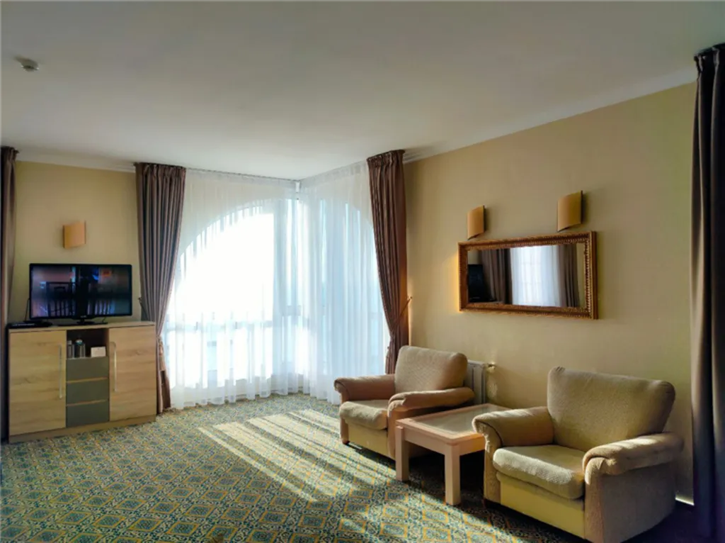 Джуниор сюит с панорамным видом на море (корп.С)