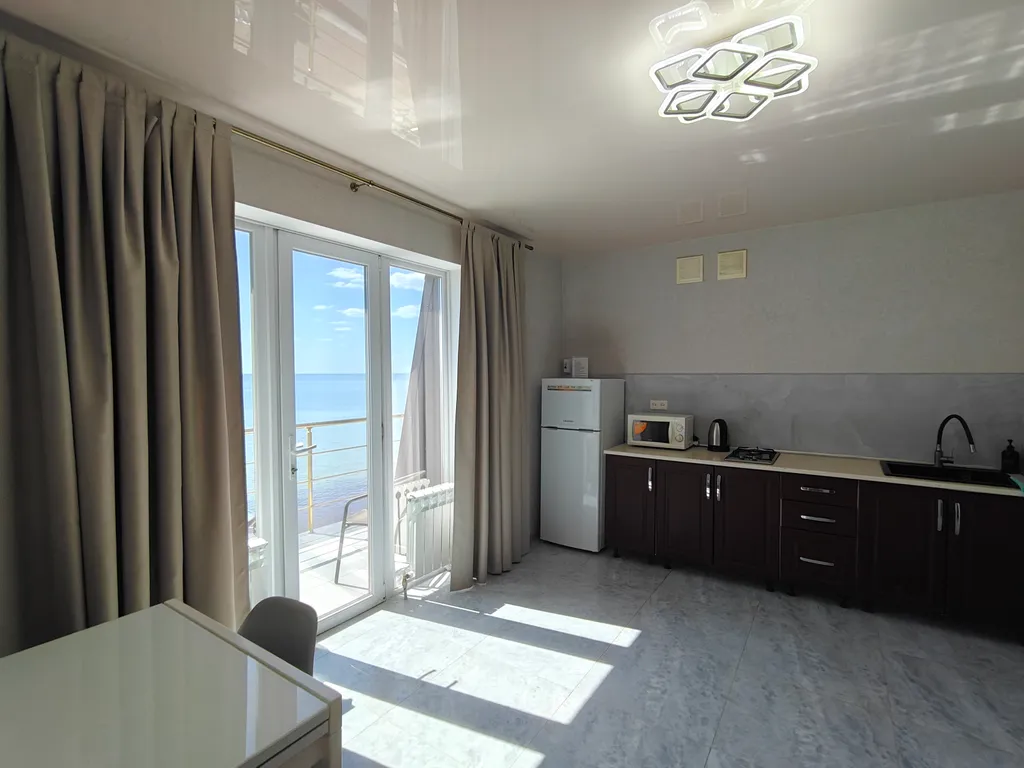 Четырехместный люкс с потрясающим видом на море