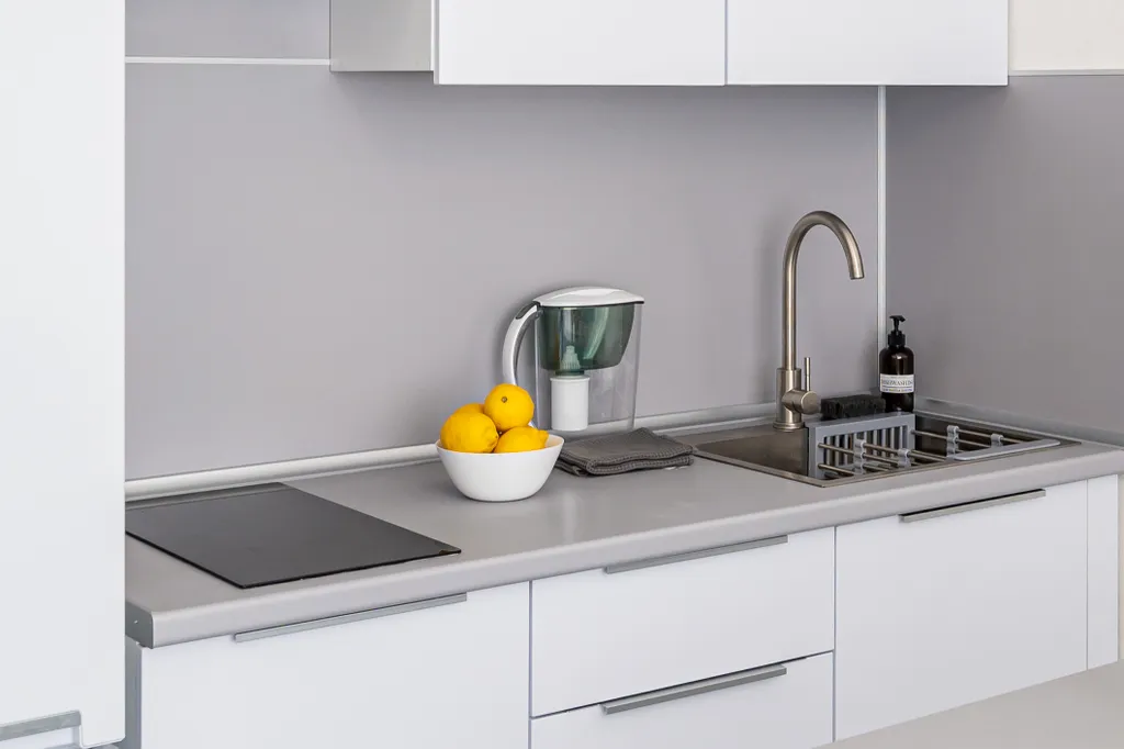 Beликолeпнaя и cвeтлая студия с балконoм