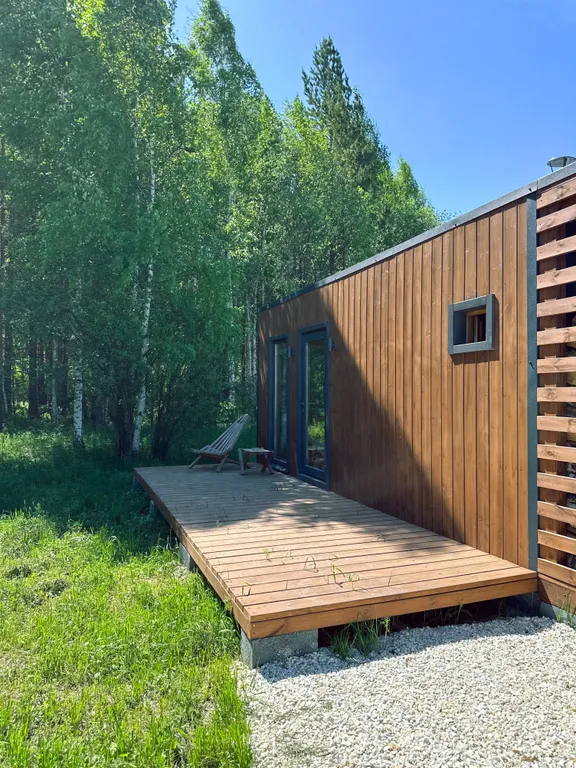 Уютный дом в лесу