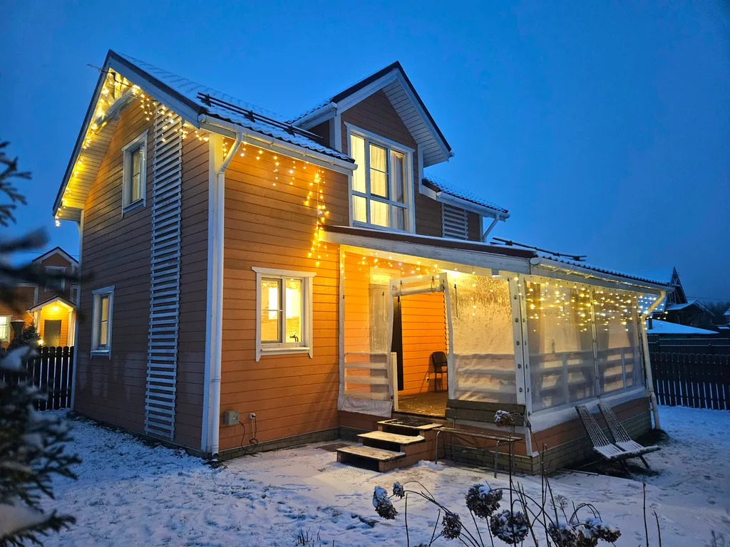 Коттедж Коттедж с баней на дровах и горячем уличным чаном — Снегиревка