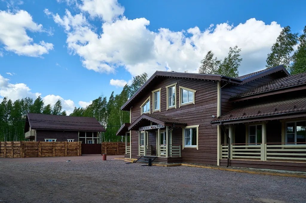 Коттедж Уютный коттедж рядом с озером — Светлое