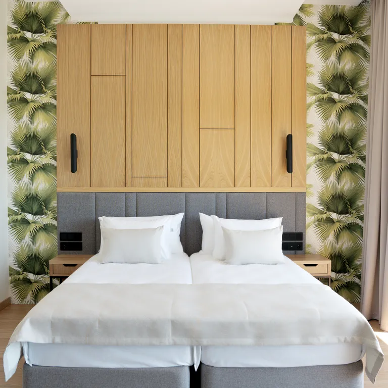 Трехместный номер комфорт с видом на море