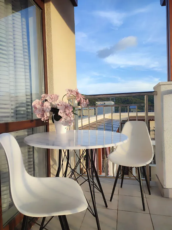 Евродвухкомнатная квартира с бассейнами во дворе