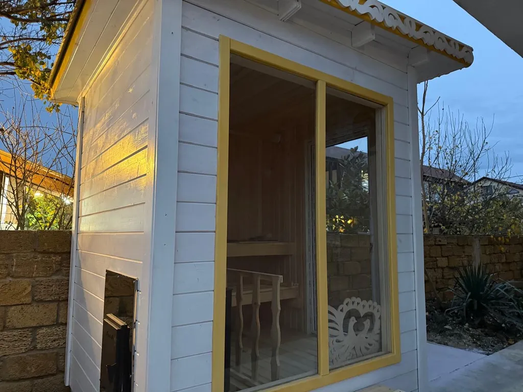 Шикарный особняк с бассейном