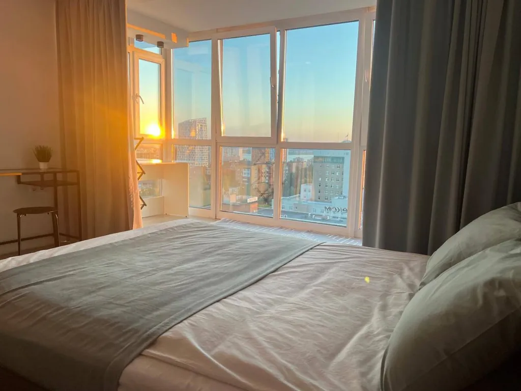 Квартира Студия на 15 этаже с современным ремонтом и потрясающим видом на город — аренда посуточно в Ижевск