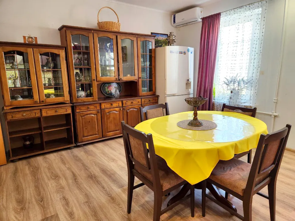 Просторная квартира в центре у моря