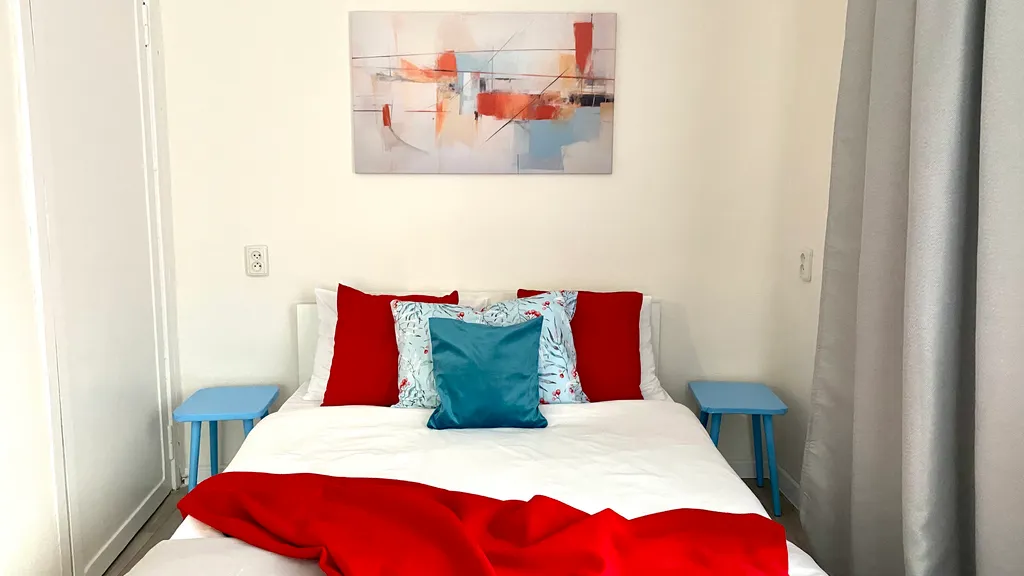 Алая квартира у парка