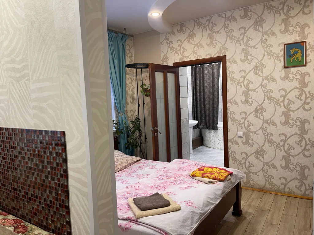 Сдаю посуточно 1 ком квартиру. Ленинский район. Теплый пол. парковка.